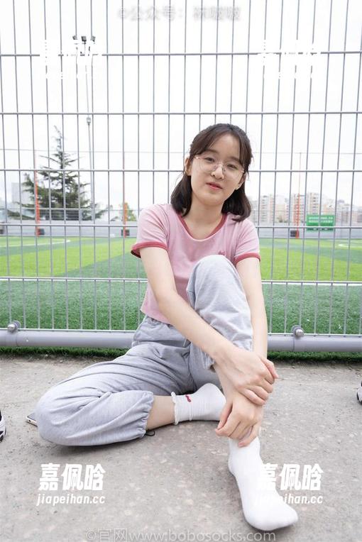 BoBoSocks袜啵啵-小沫 BoBoSocks袜啵啵 - 小沫的运动鞋舞步:让每一步都成为经典—最新作品集更新来袭!
