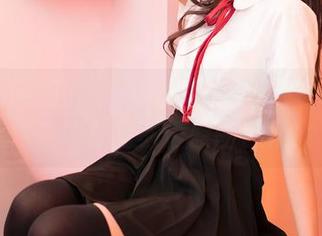 Feilin嗲囡囡 – 从礼服中解锁新世界：张俊佳的超高颜值原图合集！