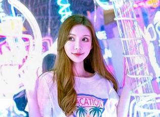 Feilin嗲囡囡 – 免费图集！欣欣Rubybaby的厨娘时光，光影交错中这眉眼太好看了，哈哈。