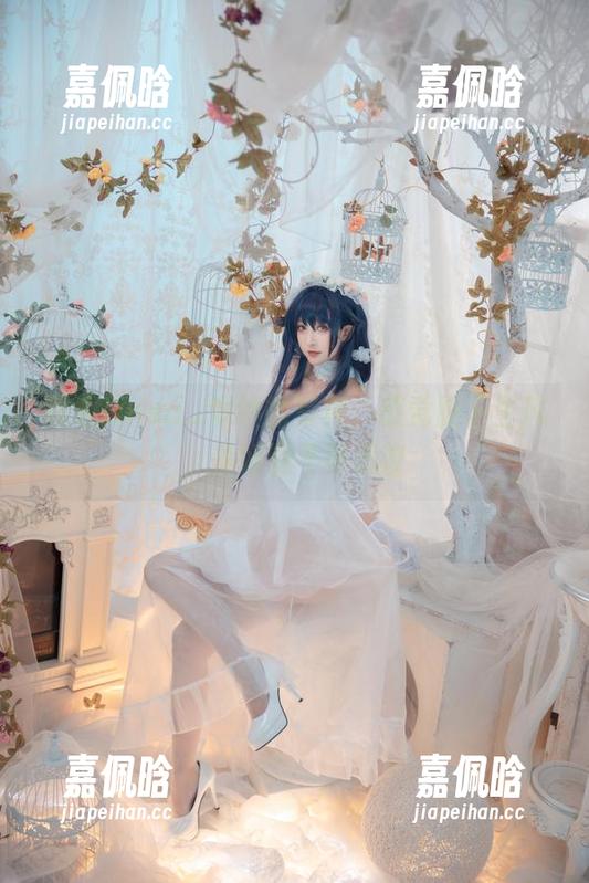 观看Luisa_零纱的写真，感觉脚下生风，美好到不可思议