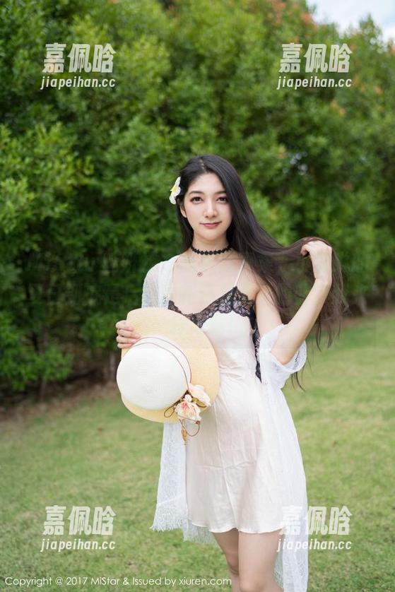 MiStar魅妍社-小沫琳 MiStar魅妍社 - 高清写真集,小沫琳的夏日到底是后院的花还是海滩的蓝?我来一探究竟!