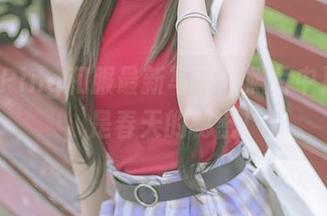 PingPing和服最新写真：照片中那抹红，是春天的秘密！
