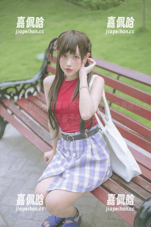 PingPing和服最新写真：照片中那抹红，是春天的秘密！