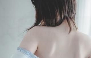 Uhye(이유혜)白丝在线：原图里的每一根丝线都在和我的心跳对话！