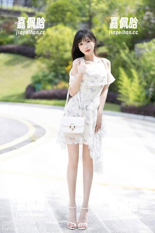 XIAOYU语画界-Emily顾奈奈酱 XIAOYU语画界 - 海边风光与Emily顾奈奈酱的豪华搭配:原图告诉你,风吹得多过分!