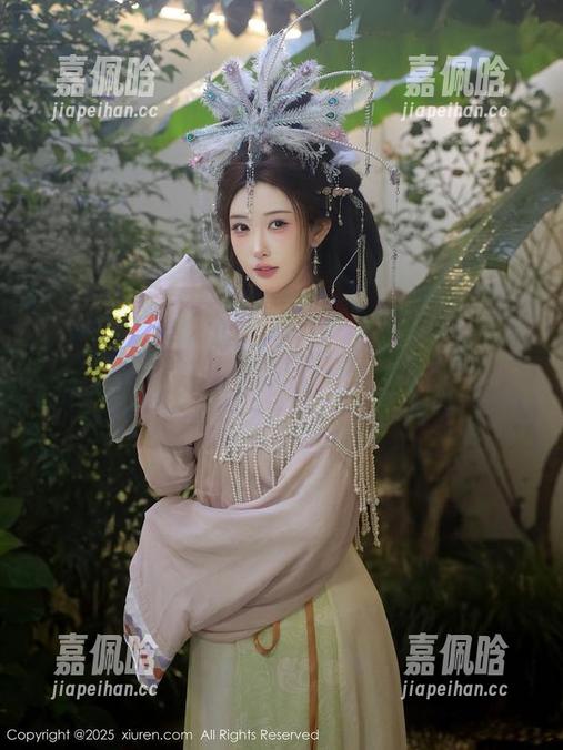 Xiuren秀人网 - 当Demon瑶瑶的美腿遇上你的眼球，图集下载就是不一样的体验！