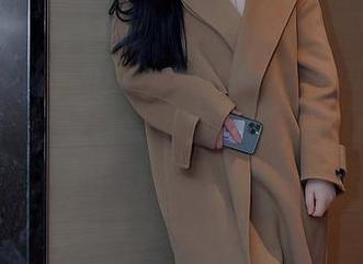 Xiuren秀人网 – 跟着baby嘉茵的校园探险：这份写真集带你逃离学业压力，快来下载，别犹豫！