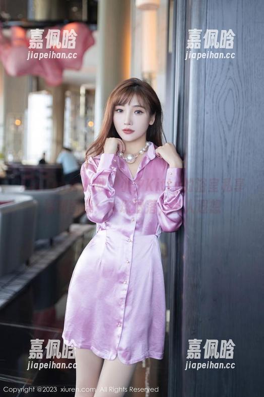 Xiuren秀人网 - 小夕Kitty的浴室私享福利图集：水珠滑落，引人遐想
