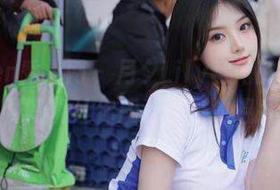 Xiuren秀人网 – 月夕Lily与她的裸足，免费写真让你感受夏日的温度！