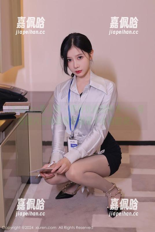 Xiuren秀人网 - 模特悦悦的内衣——每张图片里的原图都藏着不经意的美。