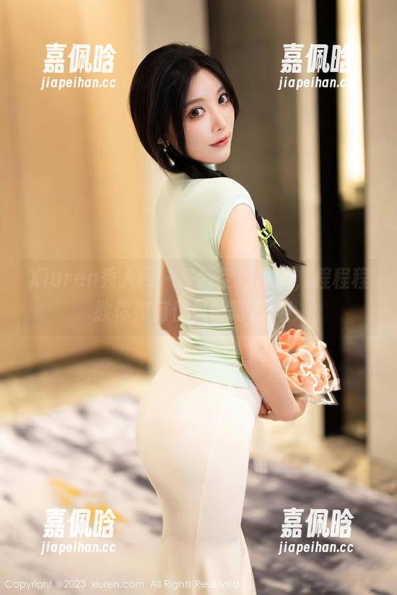 Xiuren秀人网-程程程 Xiuren秀人网 - 最新空姐写真,程程程教你如何优雅地喝饮料!