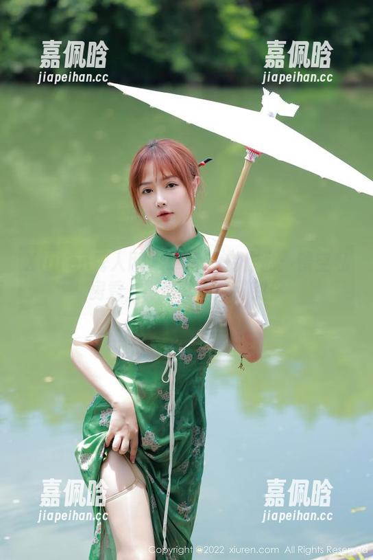 Xiuren秀人网 - 草莓zz的作品：镂空私房秀，影像能不能甜到你