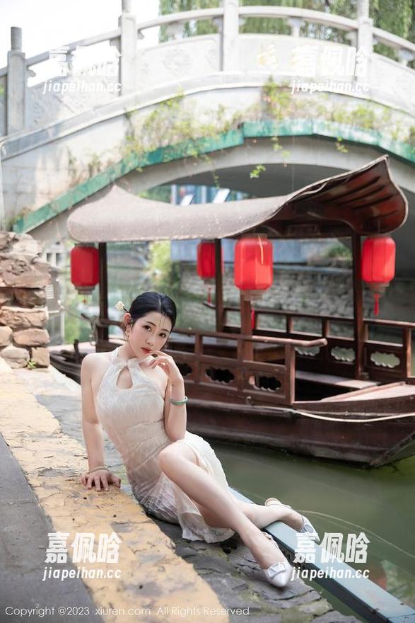 Xiuren秀人网-萝莉悠悠酱 Xiuren秀人网 - 不同凡响,萝莉悠悠酱的定制美腿写真,来看看吧!
