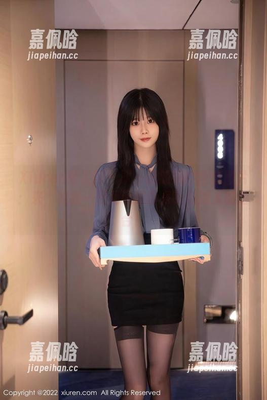 Xiuren秀人网 - 谢小蒽的奶牛全套图片：来，和我一起见证这份呆萌与撩人的结合！