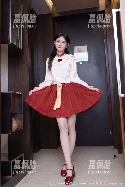 Xiuren秀人网-金多娜 Xiuren秀人网 - 捕捉每一步:金多娜职业装写真,轻松搞定办公浪漫