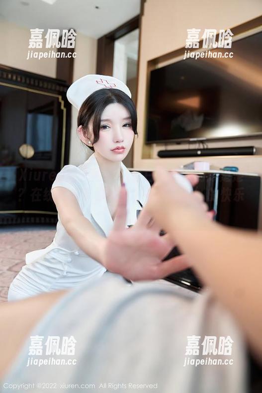 Xiuren秀人网 - 想看白裙飘飘的顾楚楚？在线图集带你感受‘布料飞扬’的快乐！