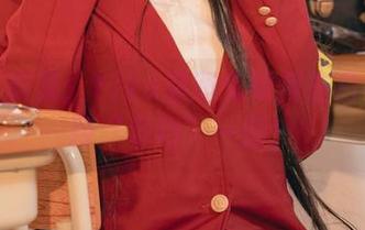 最新写真集：Yiko湿润兔如何在白裙中诠释“乖巧”一词！