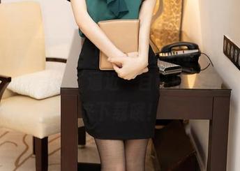 YouMi尤蜜荟 – 只需一张林幼一的瑜伽作品集，你就能‘逼近’自己的内心——快来下载哦！