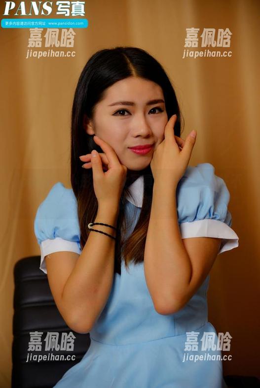 pans-小彤 pans - 小彤的修女写真,折射出那些不可言说的温柔