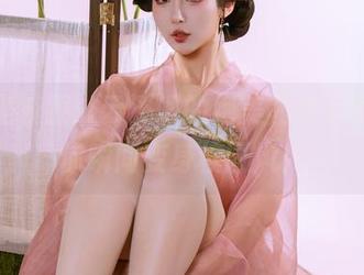 不只是校服：云溪溪的绝美图片下载，让你瞬间变身校园风！