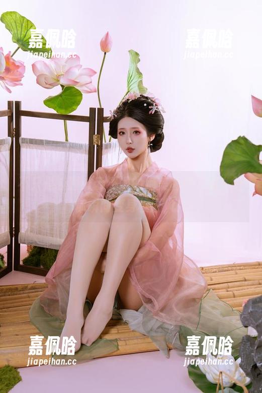 不只是校服：云溪溪的绝美图片下载，让你瞬间变身校园风！