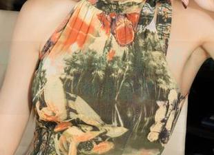 克拉女神 – 小芹眼镜套图，不知不觉中被她的魅力吸引。