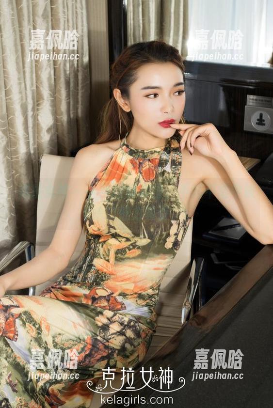 克拉女神 - 小芹眼镜套图，不知不觉中被她的魅力吸引。