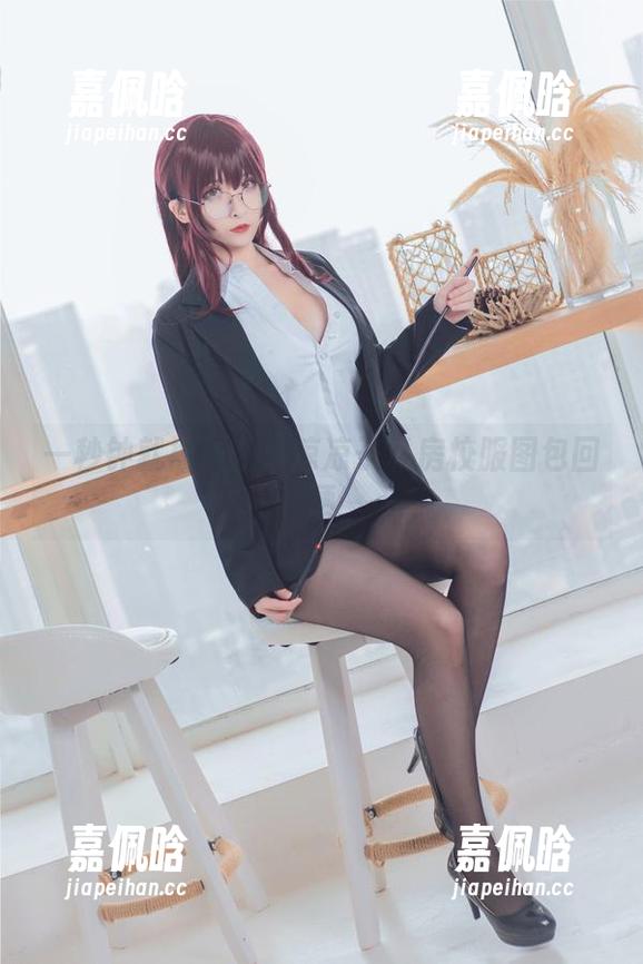 凉凉子 一秒钟就被捕获:凉凉子私房校服图包回顾