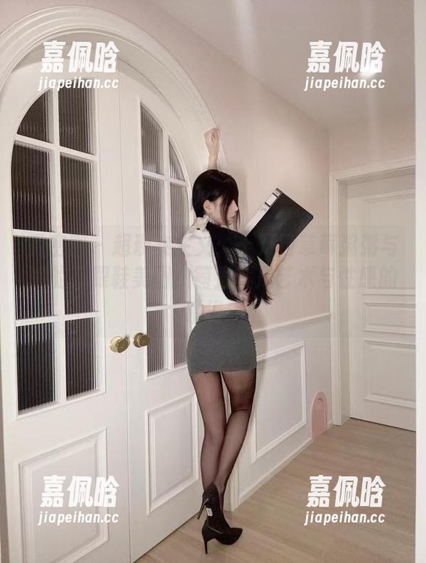 微密圈 - 超现实主义：十万口草莓粥粥与她的高跟鞋美图，简直就是艺术与性感的碰撞！