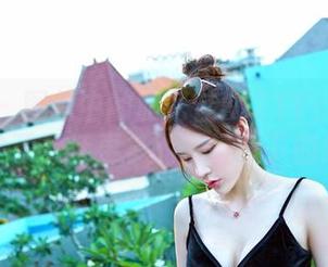 嗲囡囡 – 图包中的施忆佳KITTY：她的瑜伽，除了灵活更多的是镜头下的细腻。