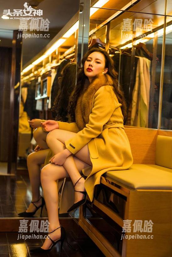 头条女神-王佳凝 头条女神 - 不止双人,王佳凝的作品集:原图里的各种神奇设定!