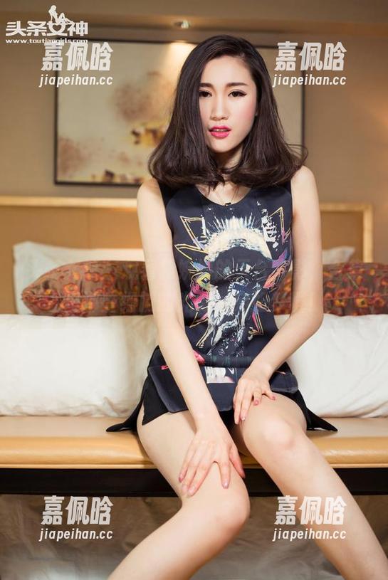 头条女神 - 观看郭婉婷的天台叠影，合集里那些细腻的光影，宛如梦境！