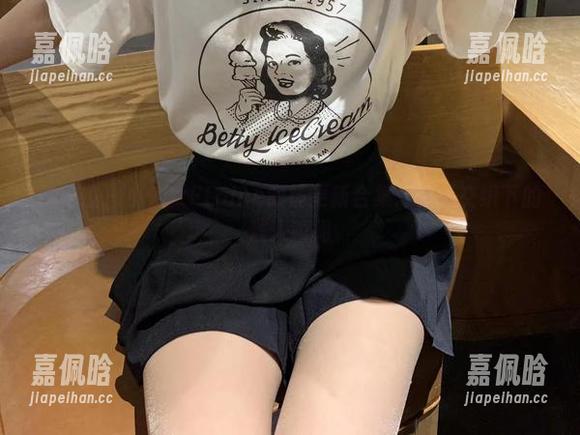 微密圈 - 小仙女ELaine眼镜更新合集：光影交织下的迷人瞬间