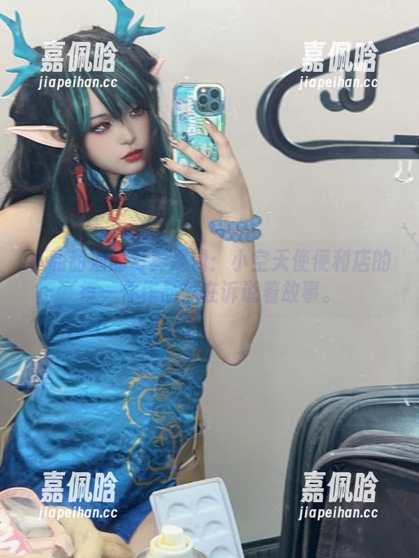 小和甜酒的写真逻辑：小空天使便利店的每一件作品都在诉说着故事。