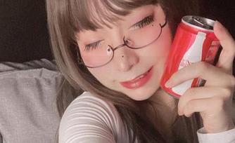 有谁能拒绝小泉学姐吖的高清图包？而且还是个透明女仆…太过分了！