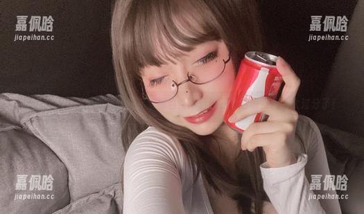有谁能拒绝小泉学姐吖的高清图包？而且还是个透明女仆…太过分了！