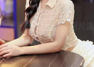 尤蜜荟 – 黄乐然护士在线，图片流露的魅力让人一秒沉迷。