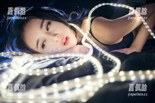 推女神-乔恩夕 推女神 - 透过水面看世界:乔恩夕浴缸瞬间的图片分享