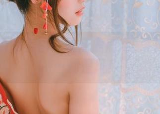 不得不看的美图：星黛鹿鹿i红裙下的秘密……都是风！