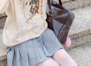 森萝财团 – 卉子拍的海边美图：海风、浪花与那一瞬间的灵动