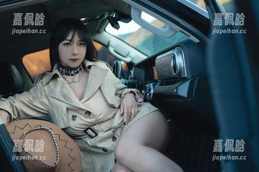浅安安的私拍：图集中的厨娘，诱人的阳光影子