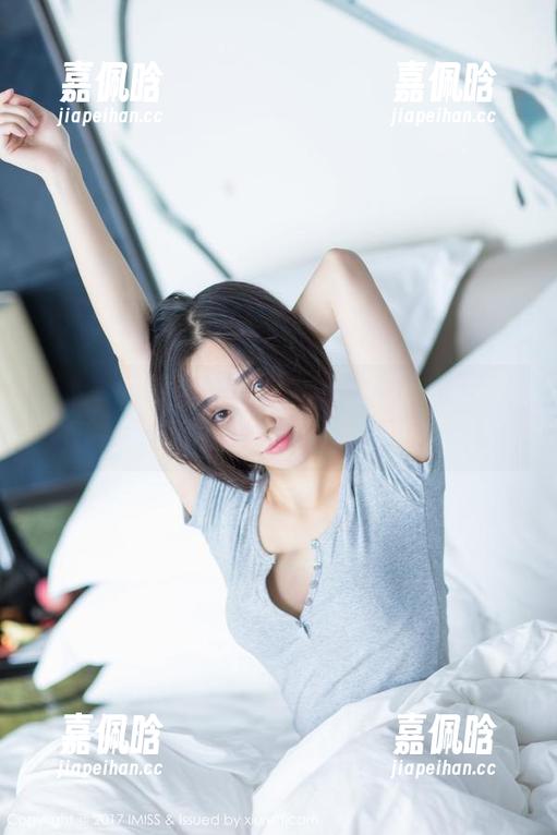 爱蜜社-LalaBaby啦啦 爱蜜社 - 在LalaBaby啦啦的纯白写真集中:精选藏着那些小小的俏皮与温柔