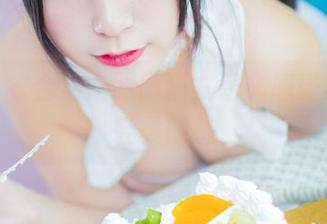 草莓内衣合集：跟随猫九酱，感受夏天的轻柔触感