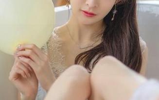 王羽杉的JK作品更新：看她如何用幽默打破平淡！