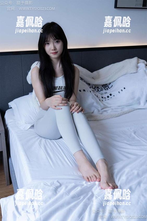 甜予摄影-澜澜 甜予摄影 - 光脚踩在云端:快来下载澜澜的裸足合集吧!