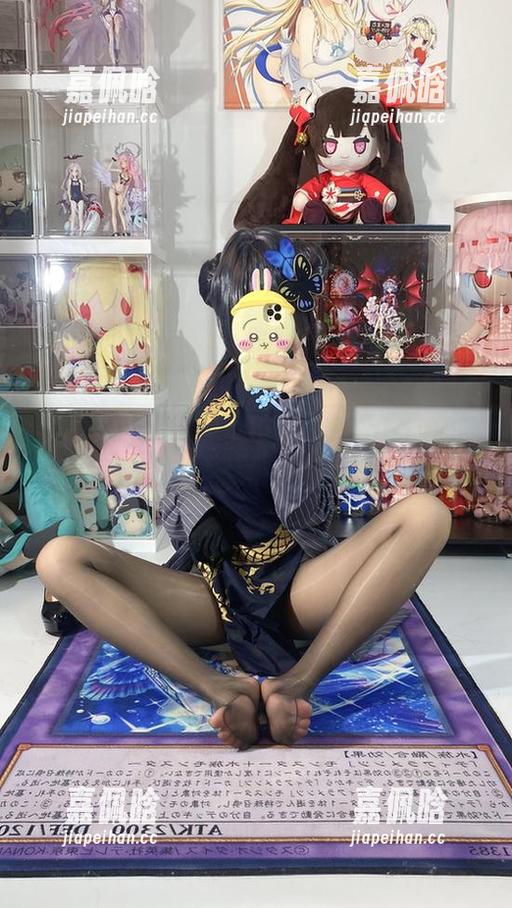 白栎Shirly 从学园偶像到时尚前沿?白栎Shirly的藤田琴音打歌服写真图册带你飞!