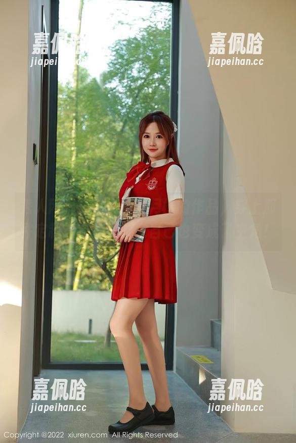 秀人网-Cherry绯月樱 秀人网 - Cherry绯月樱的作品,穿上那件定制连衣裙,感觉自己也变成了主角!