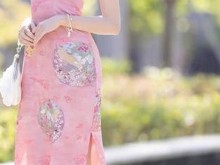 秀人网 – 共享黑色魅力：张美荧的原图分享，仿佛一丝幽暗的低语