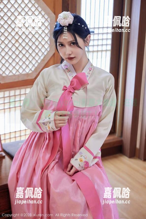 秀人网 - 王馨瑶yanni制服大放送：在线图片谁与争锋？！