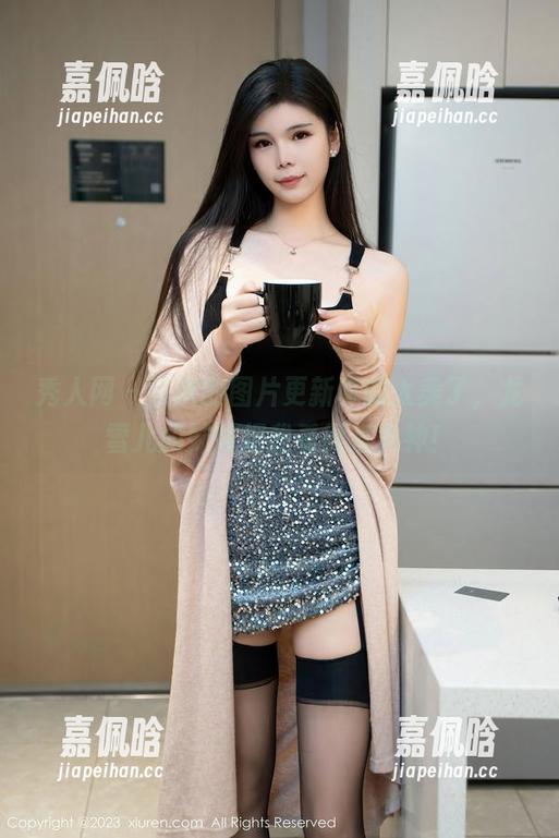 秀人网-龙雪儿 秀人网 - 这次的图片更新真的太美了,龙雪儿的妹妹把我看得直失神!